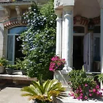 D'hotes L'insulaire 3*