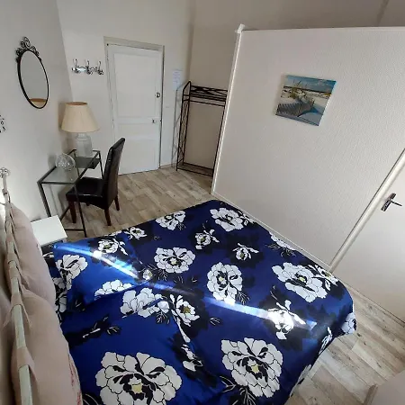 D'hotes L'insulaire ゲストハウス